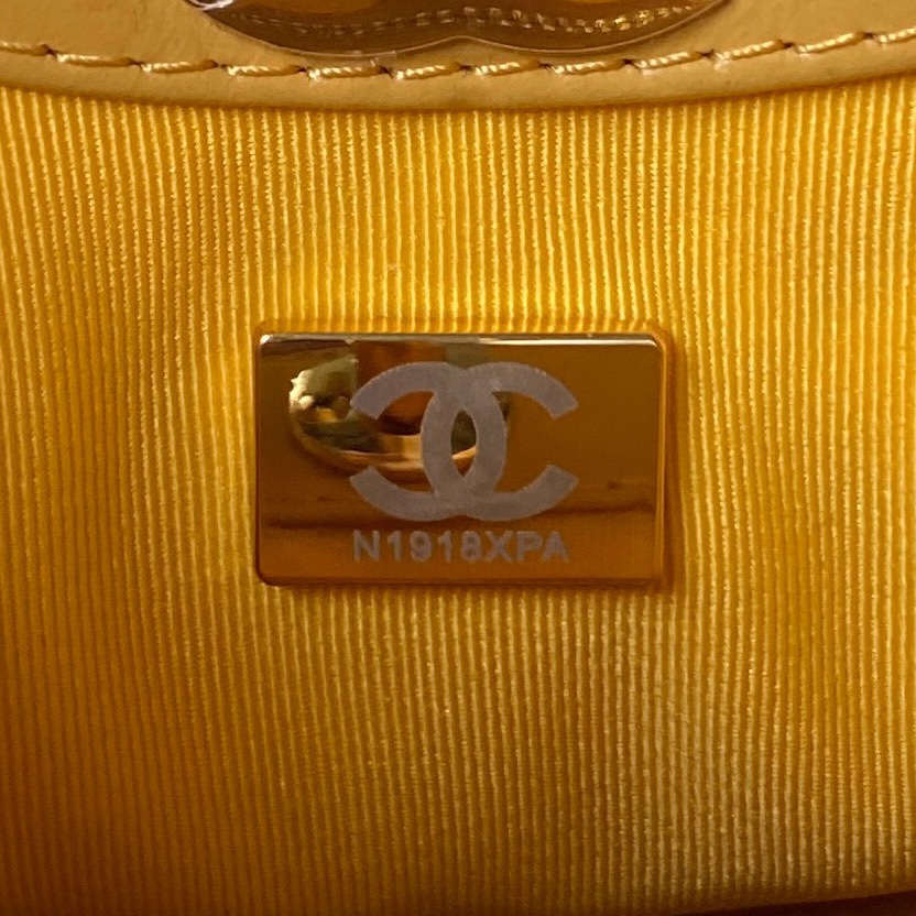 Calfskin Mini 31 Chain Shoulder Bag Handbag AS4133 Yellow